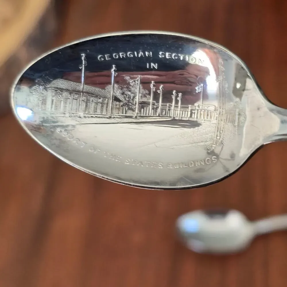 VTG WM Rogers 1939 New York Worlds Fair Spoons Silver Plate Pavillions Souvenir
